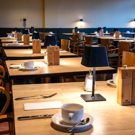 Western Premier Airporthotel Berlin فندق شونيفيلد