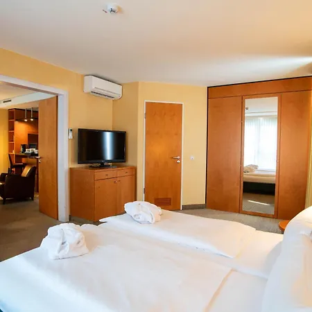 Western Premier Airporthotel Berlin 4*