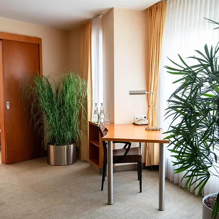ホテル Western Premier Airporthotel Berlin 4*
