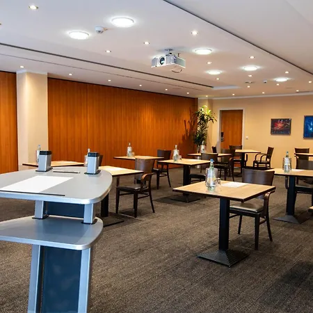 Western Premier Airporthotel Berlin מלון שונפלד